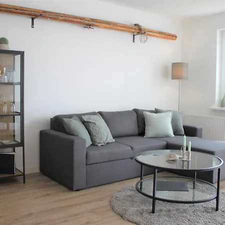 Pier 35 Apartment *
